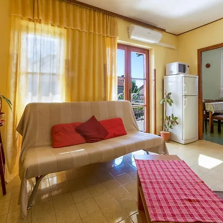 Snjezana Apartment *